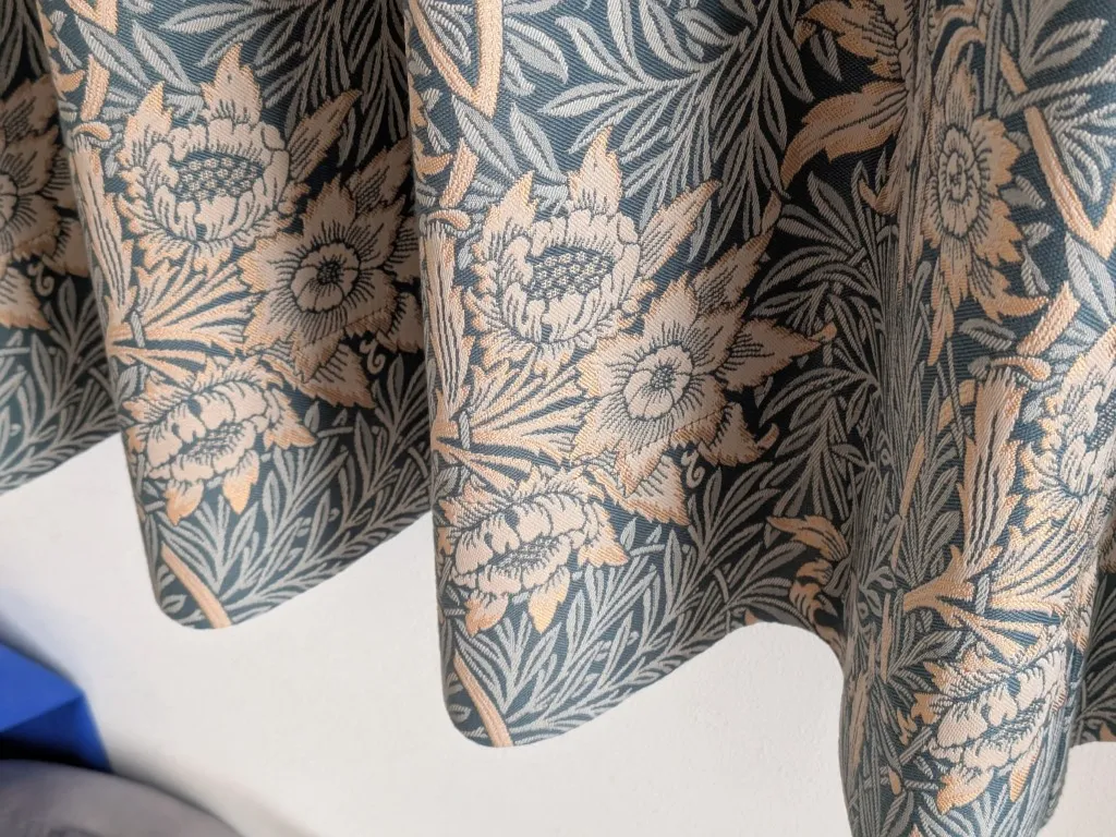 カーテンのドレープがきれい